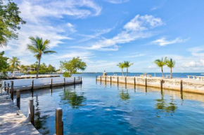 Hidden Gem Duplex in Heart of Islamorada Sleeps 8